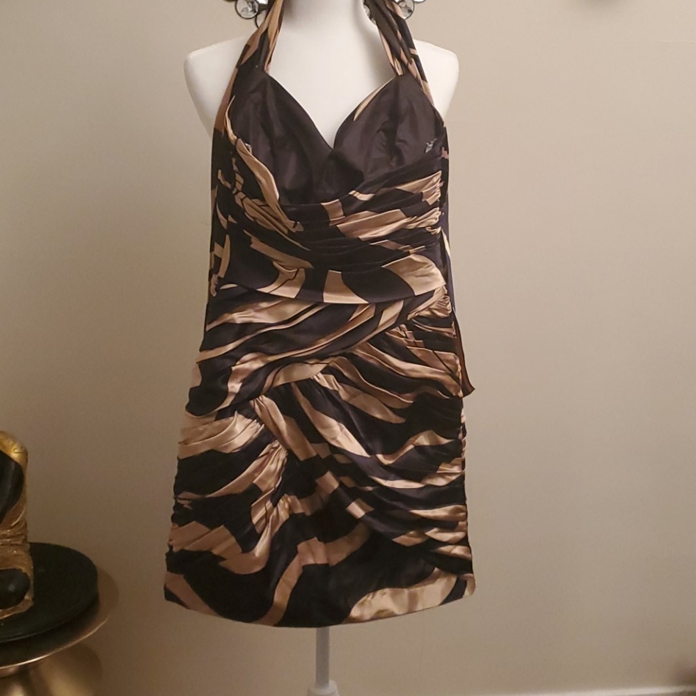 Dress - Picture 2 of 3